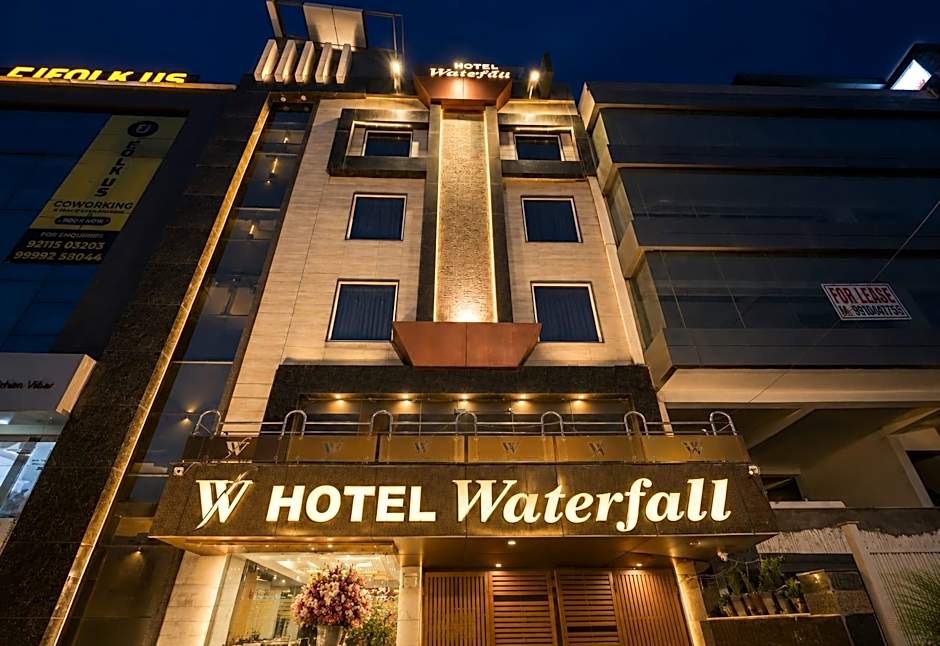 Hotel Waterfall