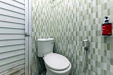 RedDoorz Plus @ Tuparev Cirebon 2.