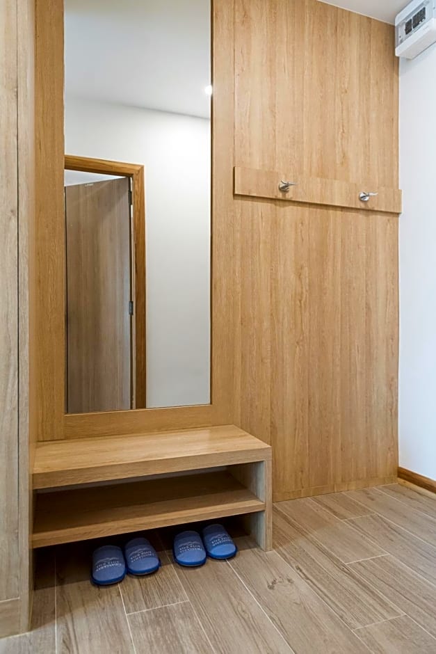 Chiangkhan River Walk Hotel