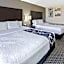 La Quinta Inn & Suites by Wyndham Anaheim Disneyland