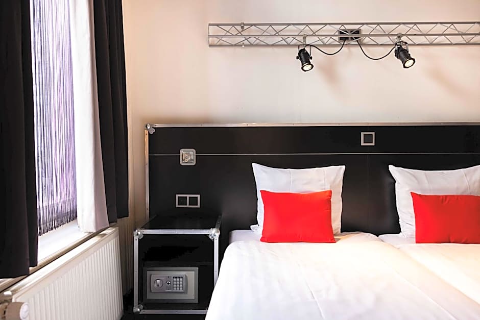 Photo 1 of 4 of Basic Double or Twin Room with Shared Bathroom