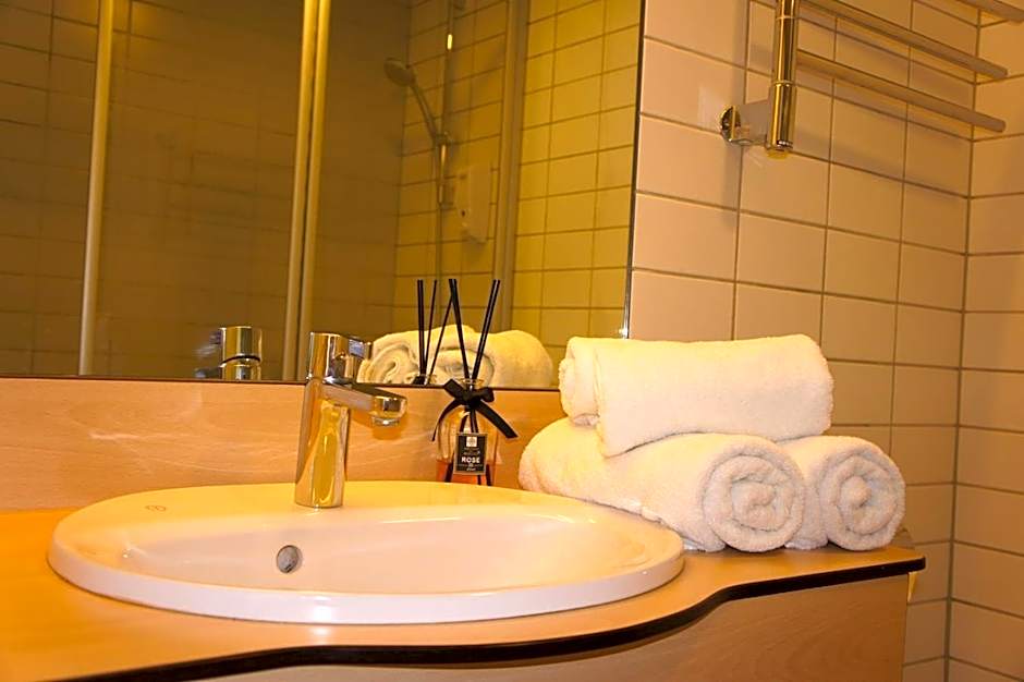 Zaliasis slenis - Self check-in hotel - Free parking