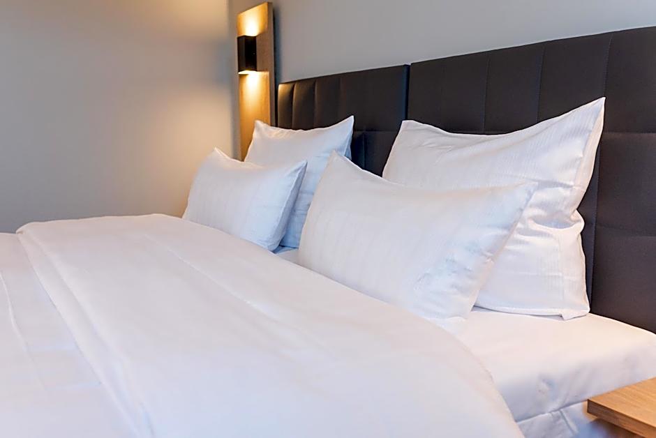 Hotel Circle Inn - Closest to Air Base