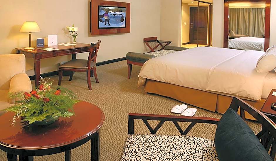 Cacique Inacayal Lake Hotel & Spa