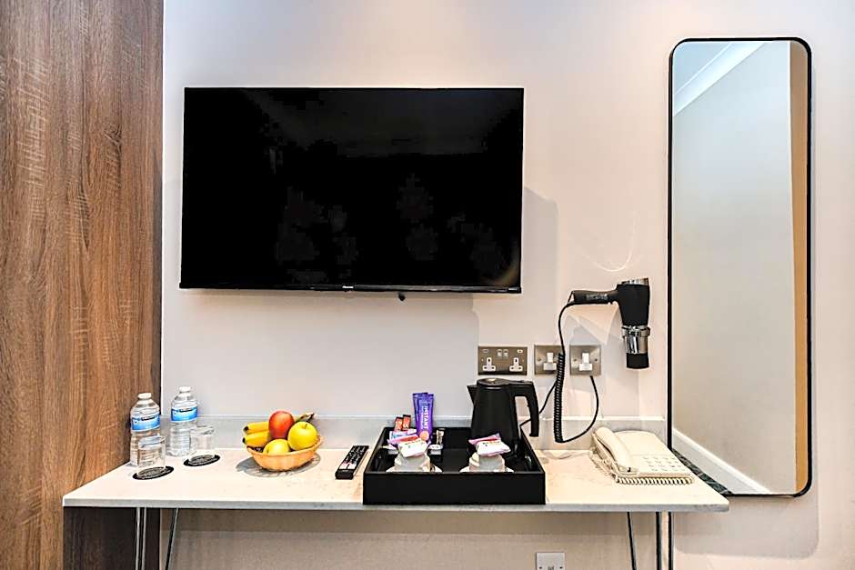 Queens Park Premier London Hyde Park