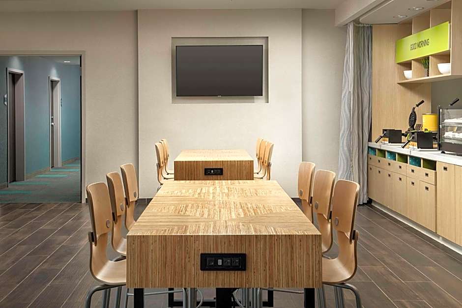 Home2 Suites by Hilton Clovis Fresno Airport