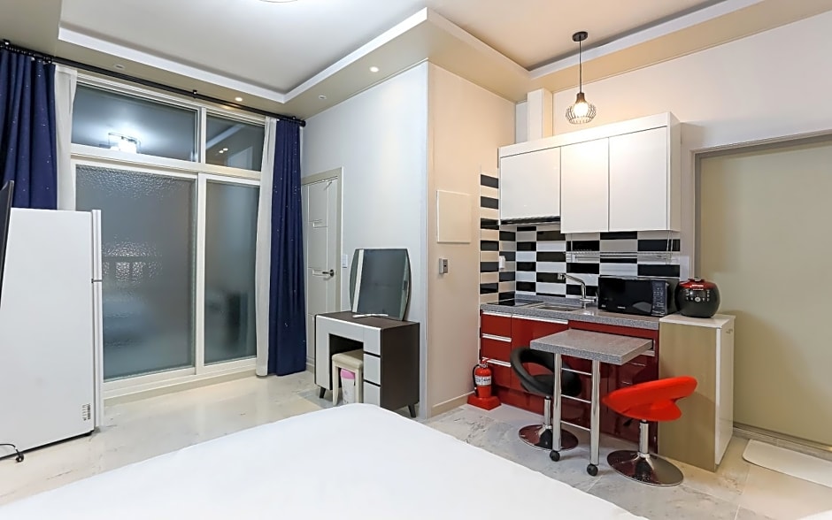 Gangneung Buchaegil Motel and Pension