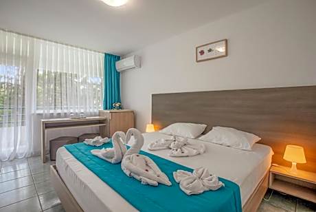Double or Twin Room with Extra Bed