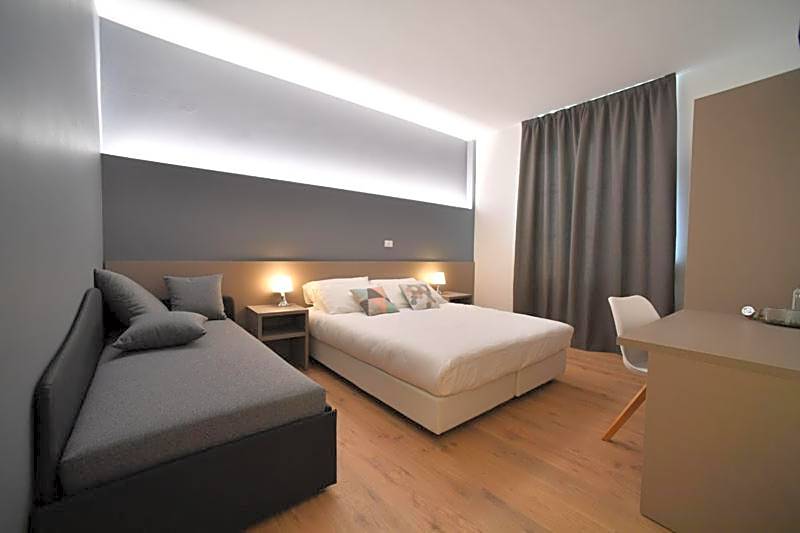 Lainez Rooms & Suites