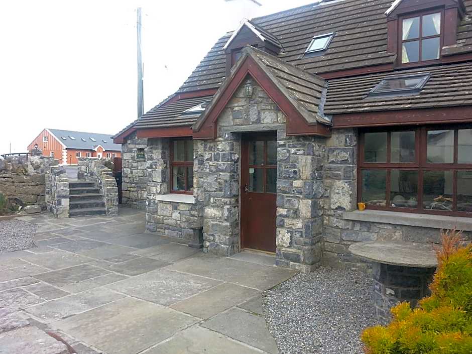 Aille River Tourist Hostel and Campsite Doolin