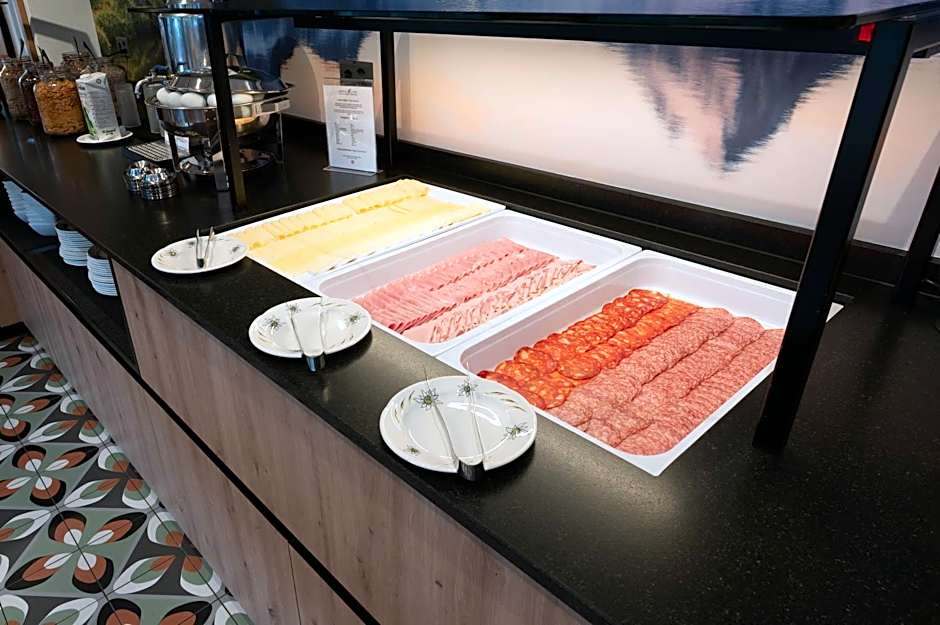 Jungfrau Lodge, Annex Crystal