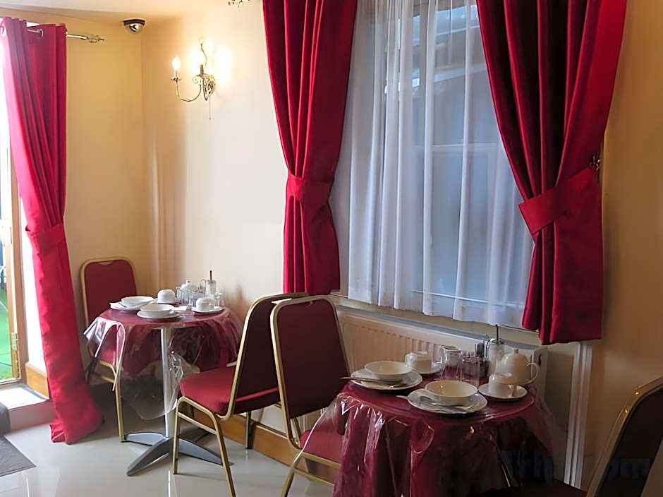 Glendale Hyde Park Hotel