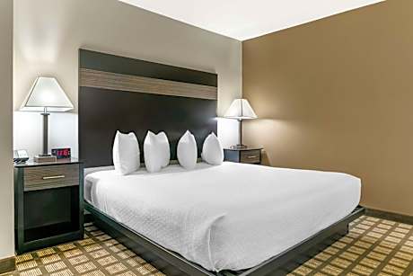 King Room with Roll-in Shower - Disability Access/Non-Smoking