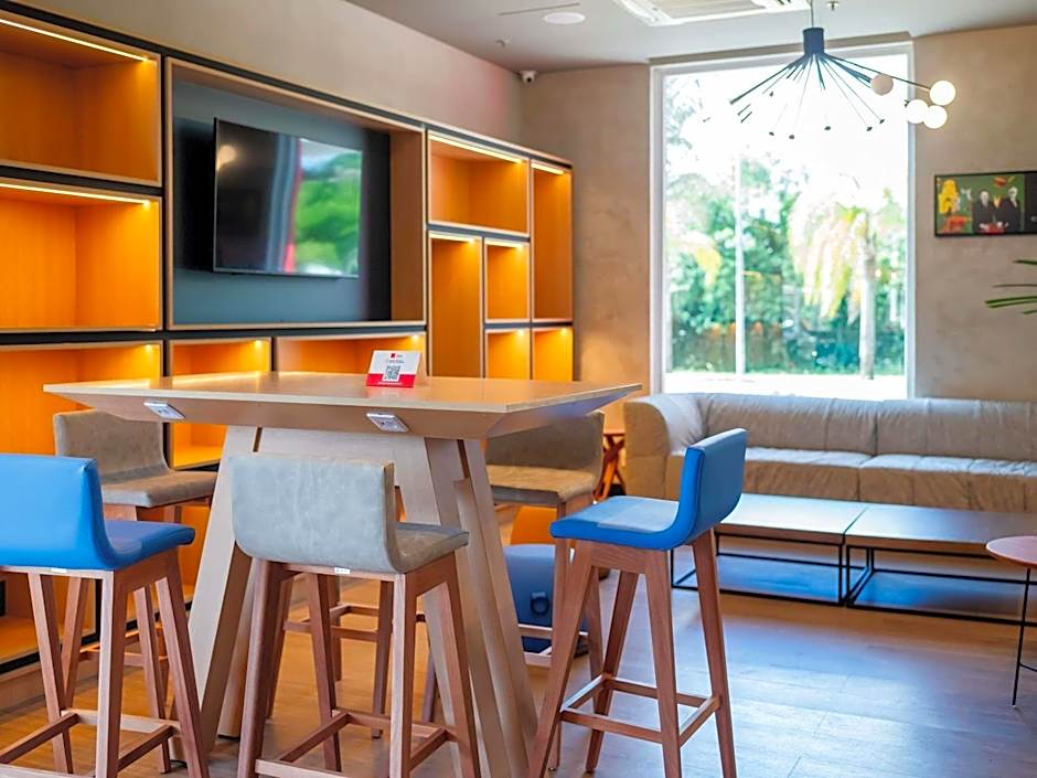 ibis Porto Alegre Assis Brasil