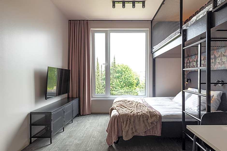 Hugo Apartment Hotel