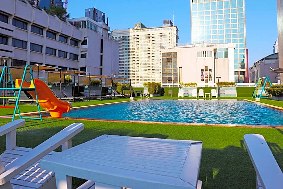Evergreen Place Siam by UHG