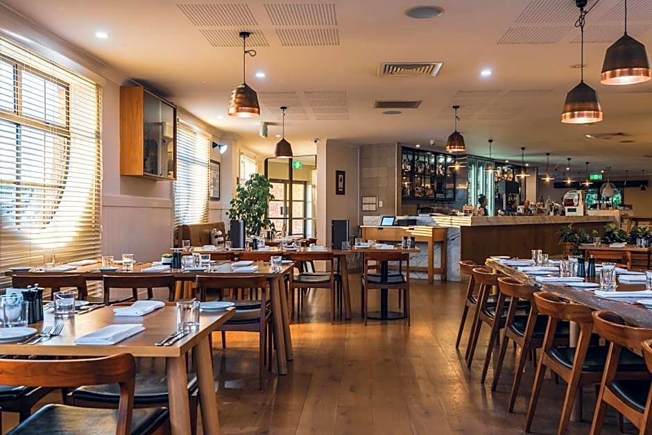 Western Gateway Motel and Apartments