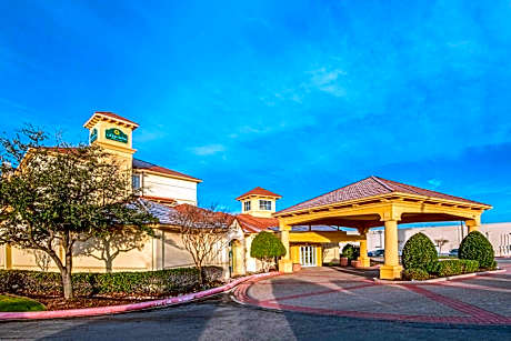 La Quinta Inn & Suites by Wyndham Sherman