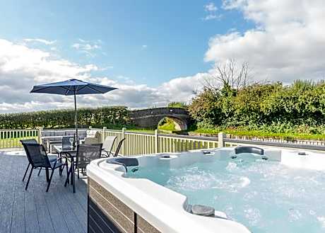Winston Farm Lodges