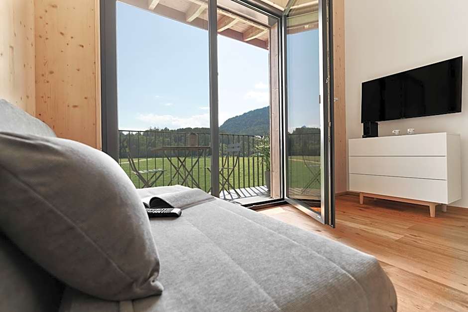 Water, Ski & Mountain Lodge
