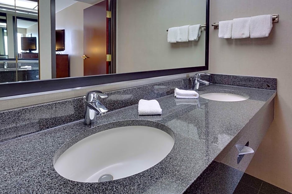 Drury Inn & Suites Overland Park