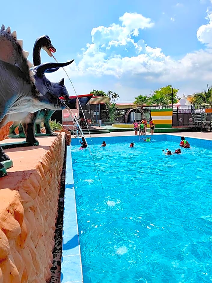 Trang Villa Hotel and Water Park