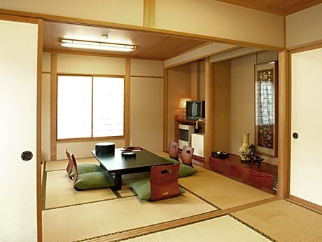Japanese-Style Large Room