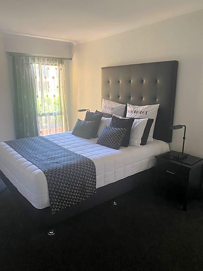 Deco City Motor Lodge