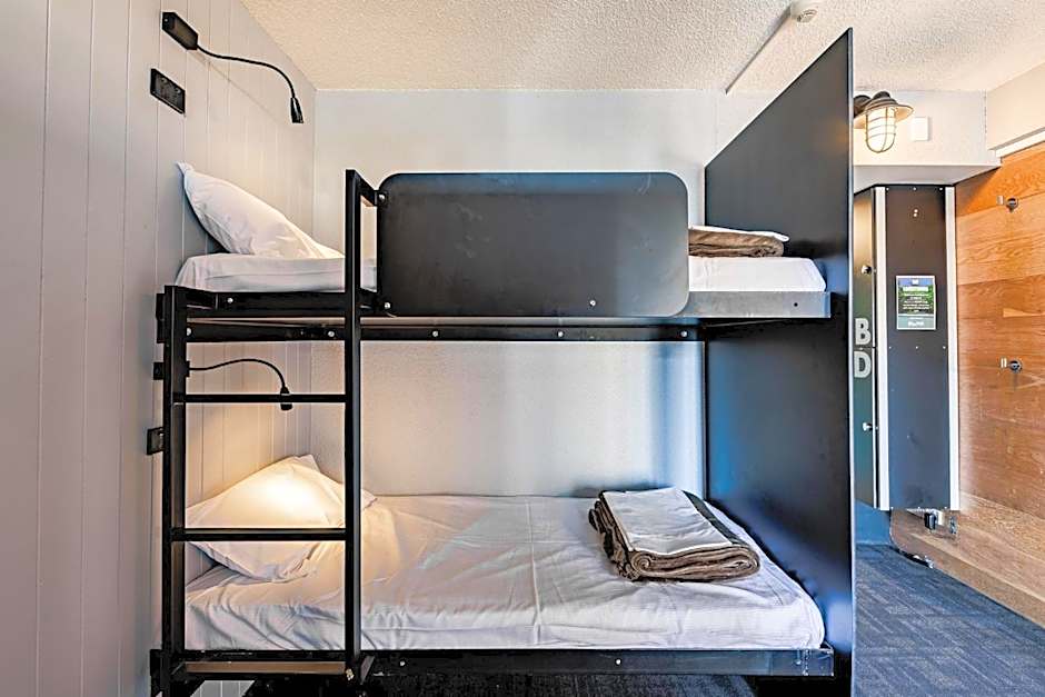 Bunk Surfers Paradise