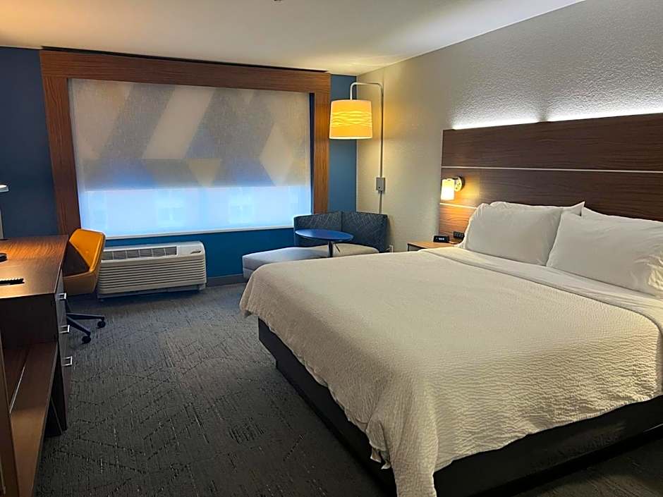 Holiday Inn Express & Suites Moore By IHG