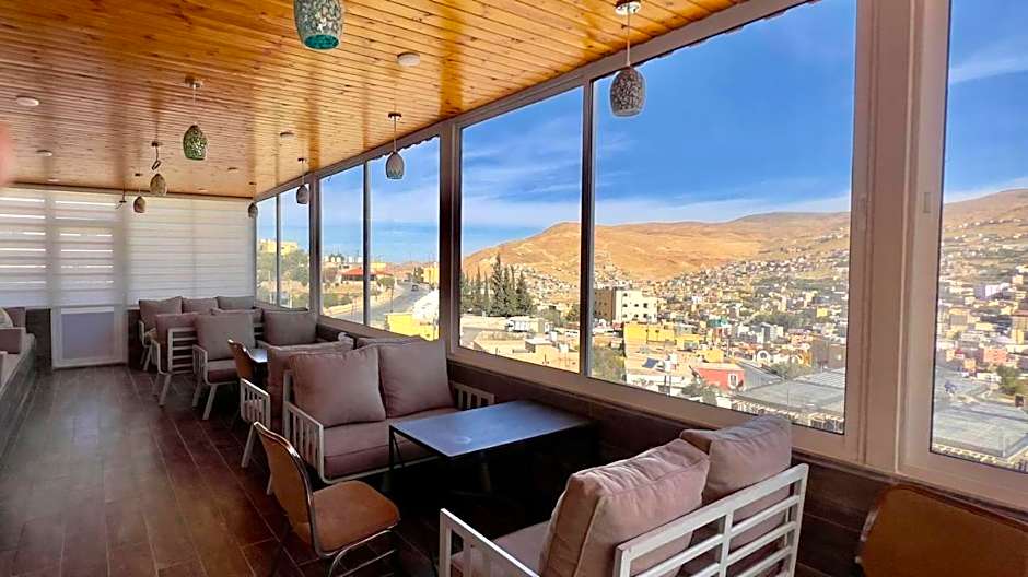 Beit Alshabaan Inn
