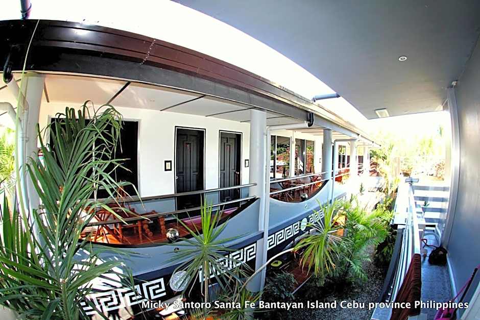 Micky Santoro Hotel & Restaurant