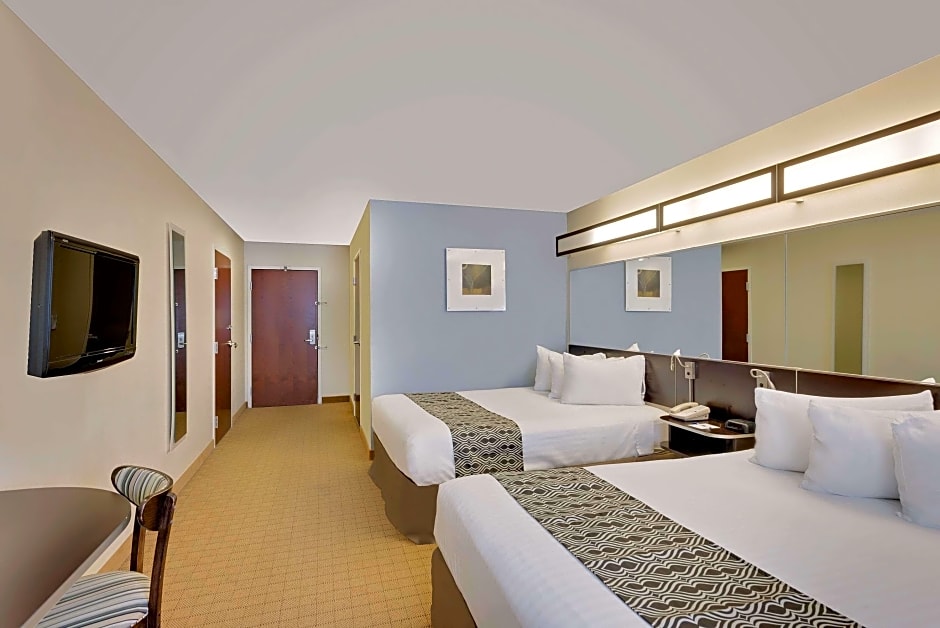 Photo 1 of 1 of 2 Queen Beds, Mobility Accessible