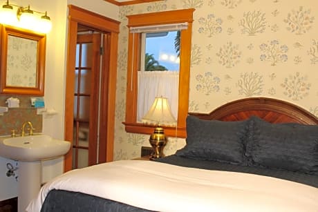 Queen Suite with Sea View