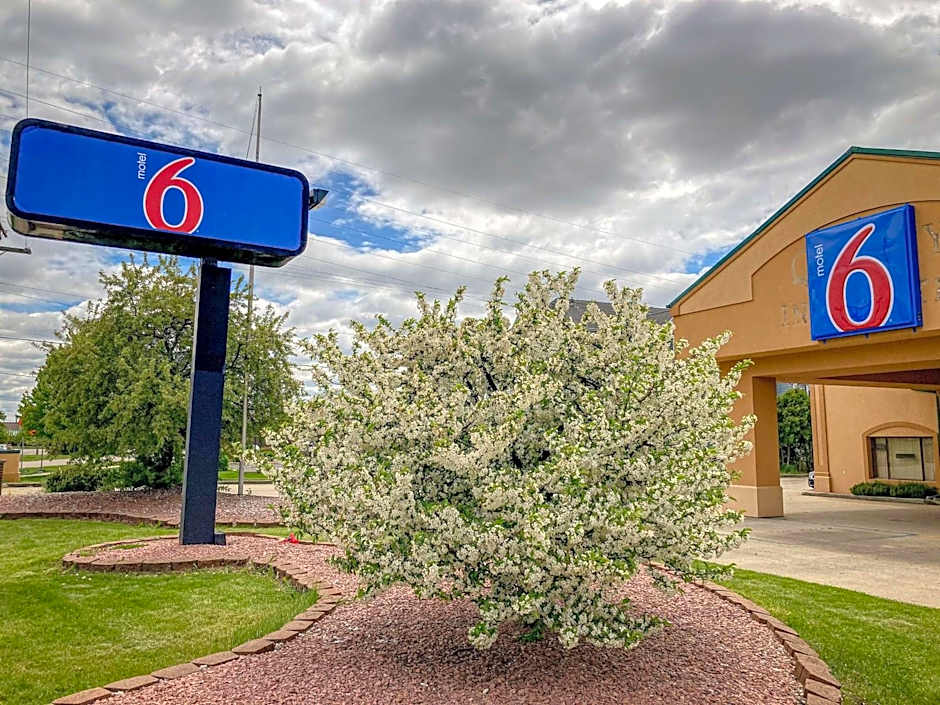 Motel 6 Elkhart, IN