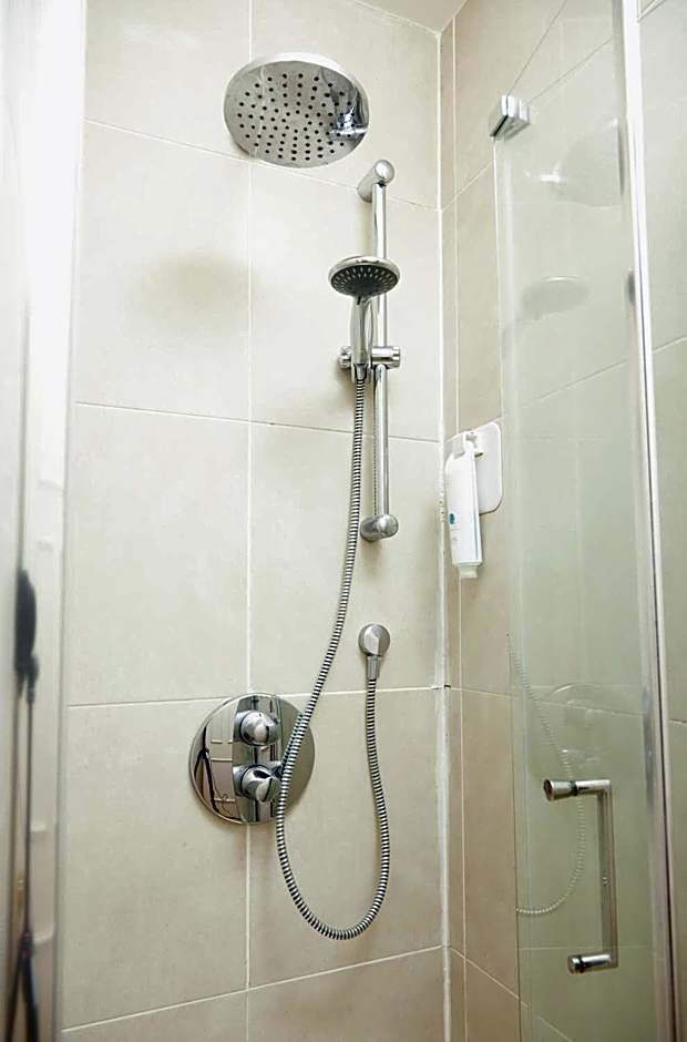 Kings Arms Hotel by Greene King Inns