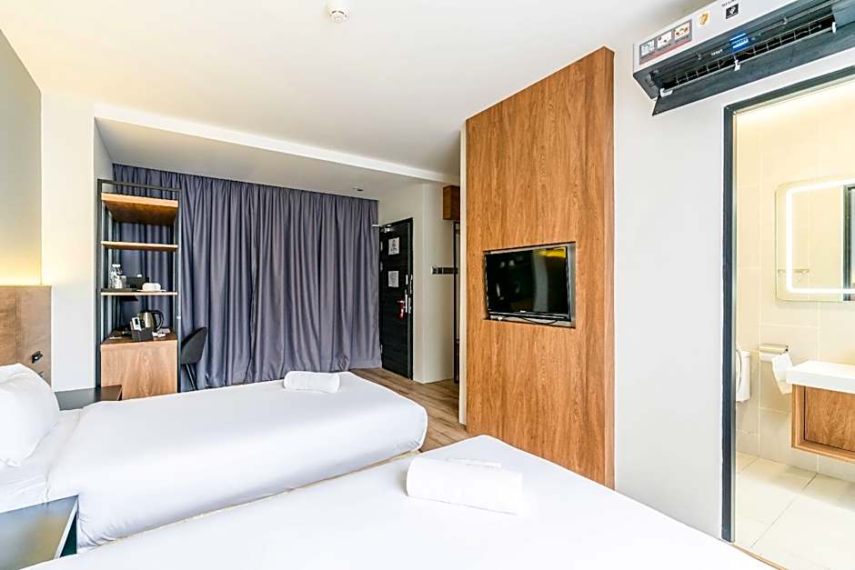 Roxy Hotel Padungan