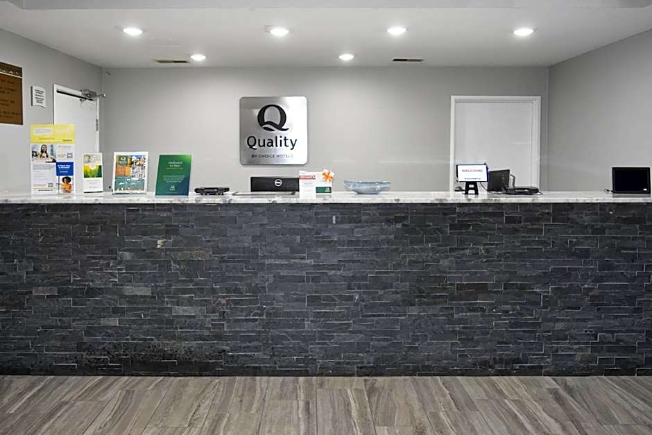 Quality Inn & Suites Brooks Louisville South