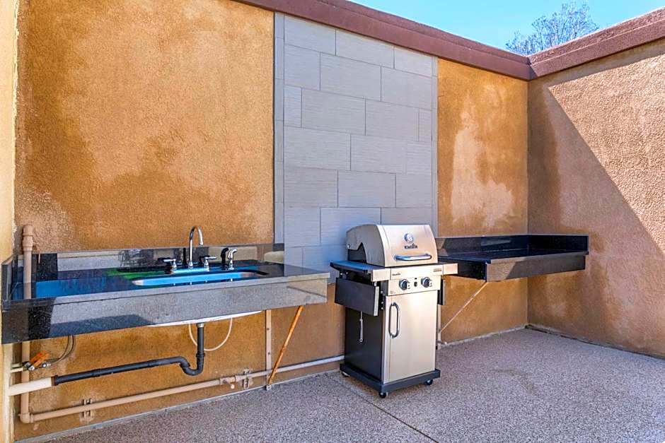 Best Western Plus Taft Inn