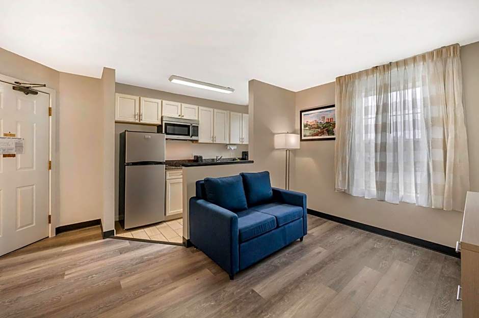 MainStay Suites Sterling near Dulles Town Center
