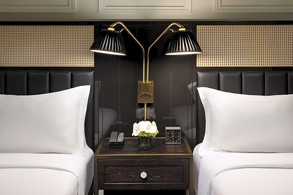 The Candler Hotel Atlanta, Curio Collection by Hilton