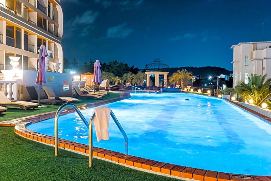 GoldOne Hotel & Suites