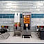 La Quinta Inn & Suites by Wyndham Indianapolis Airport Executive