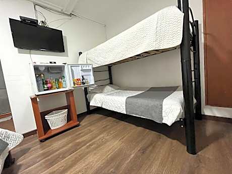 Quadruple Room with Private Bathroom