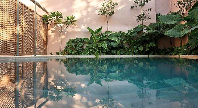 Domus Blanc Boutique Hotel