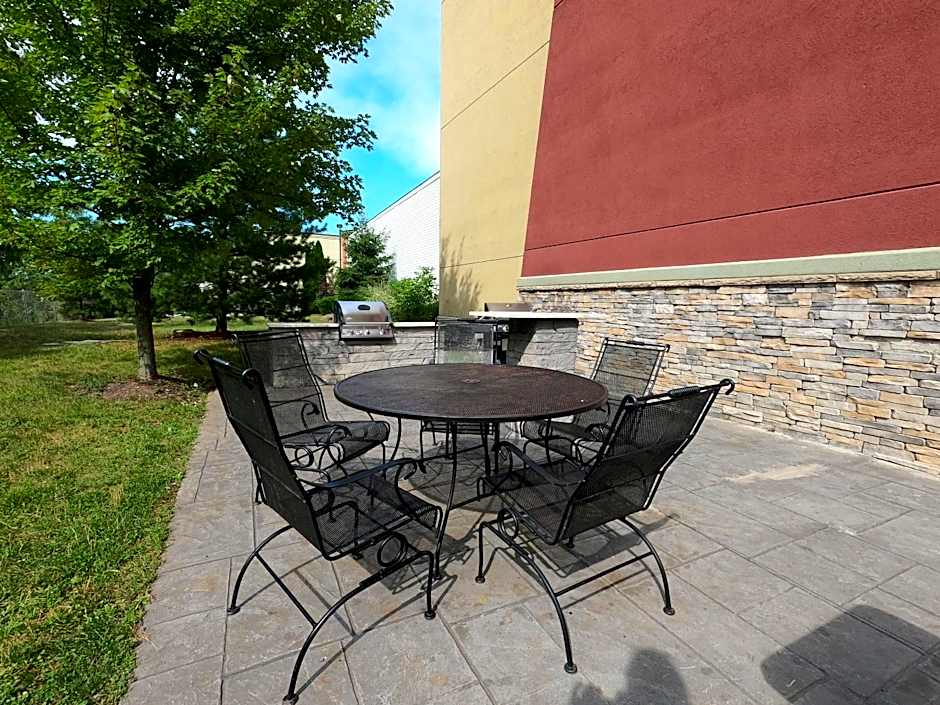 HomeTowne Studios & Suites Washington