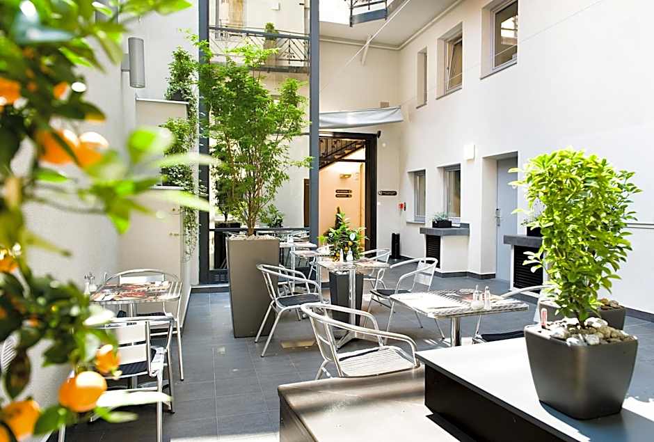 Opera Garden Hotel & Apartments