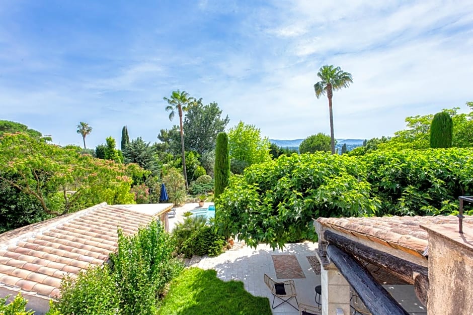 Le Domaine des Mûriers - charme, chic, calme en Provence Côte d'Azur