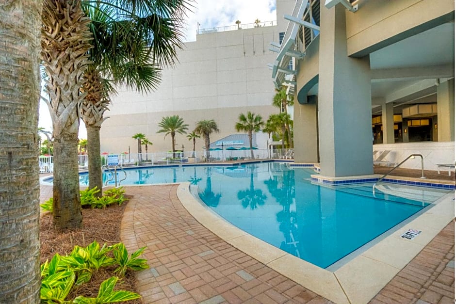Laketown Wharf 1035 By Aneliya