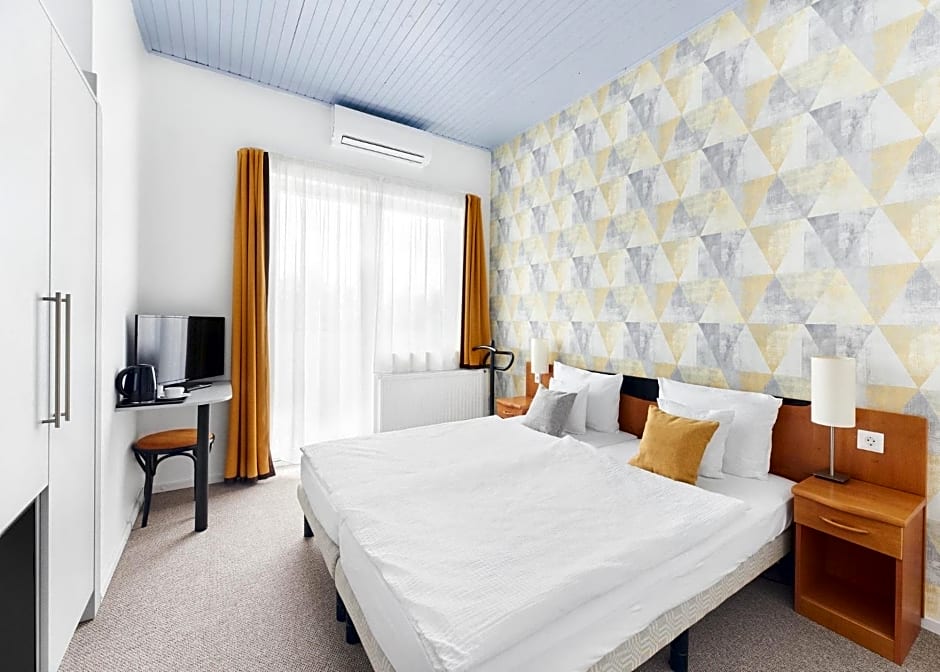 Lorelei Pension Adults Only